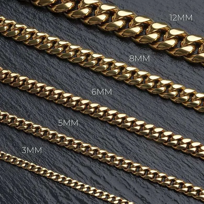 Cloister Link Chain in Yellow Gold