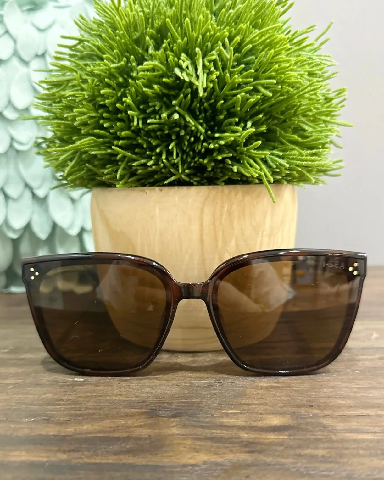 I-SEA Madi Sunglasses in Tortoise/Brown